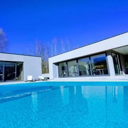 Villa Alison With Private Pool, Sauna And Jacuzzi Nedeščina