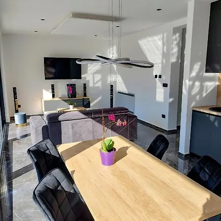 Alison With Private Pool, Sauna And Jacuzzi Villa